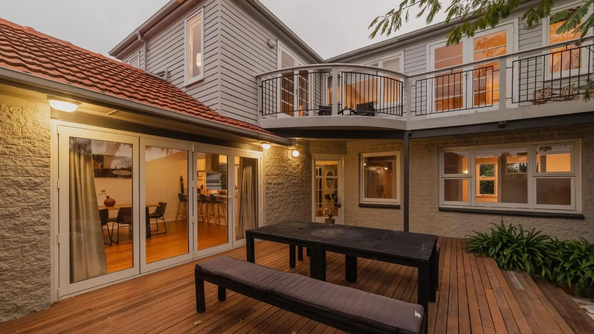 Family Oasis - Deck Garden & Space Christchurch