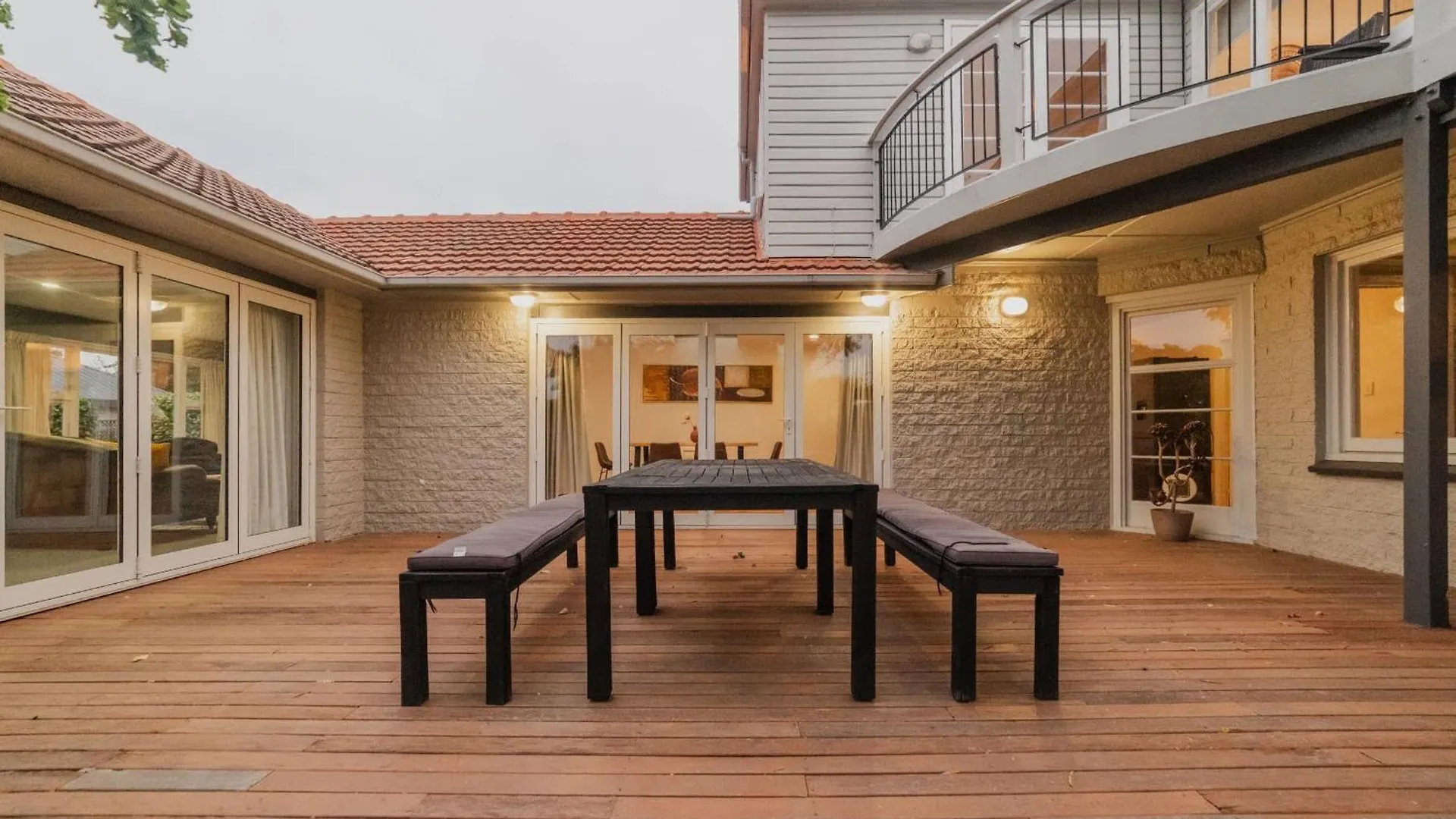 Family Oasis - Deck Garden & Space Christchurch