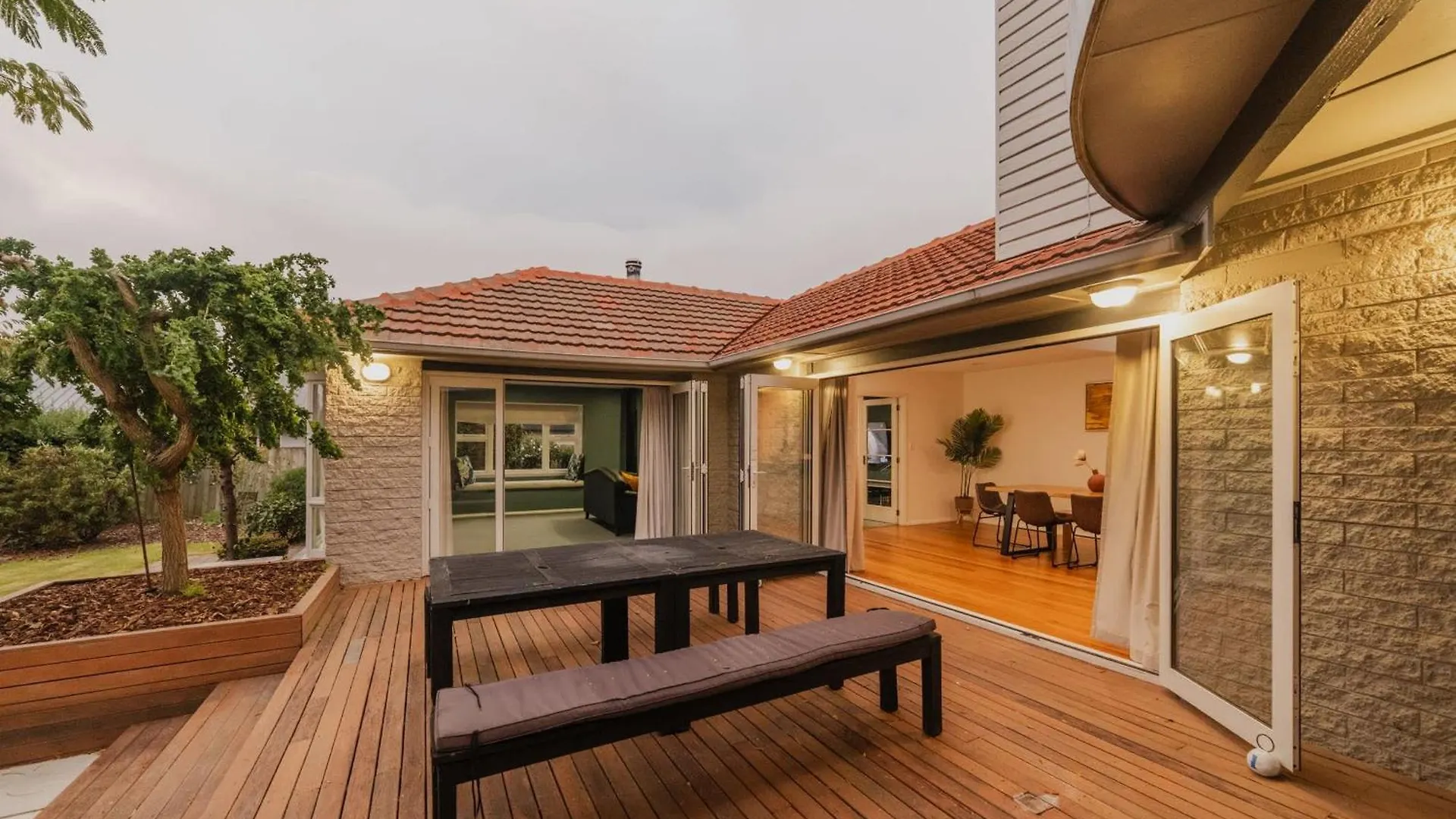 Family Oasis - Deck Garden & Space Christchurch Semesterbostad